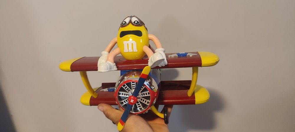 Podajnik cukierków m&m's