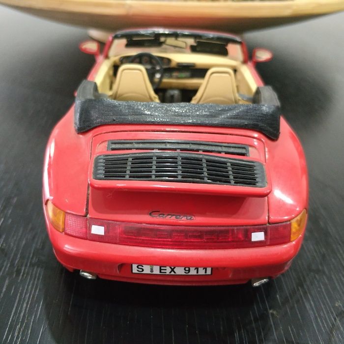 Porsche 911 Carrera - Burago 1/18