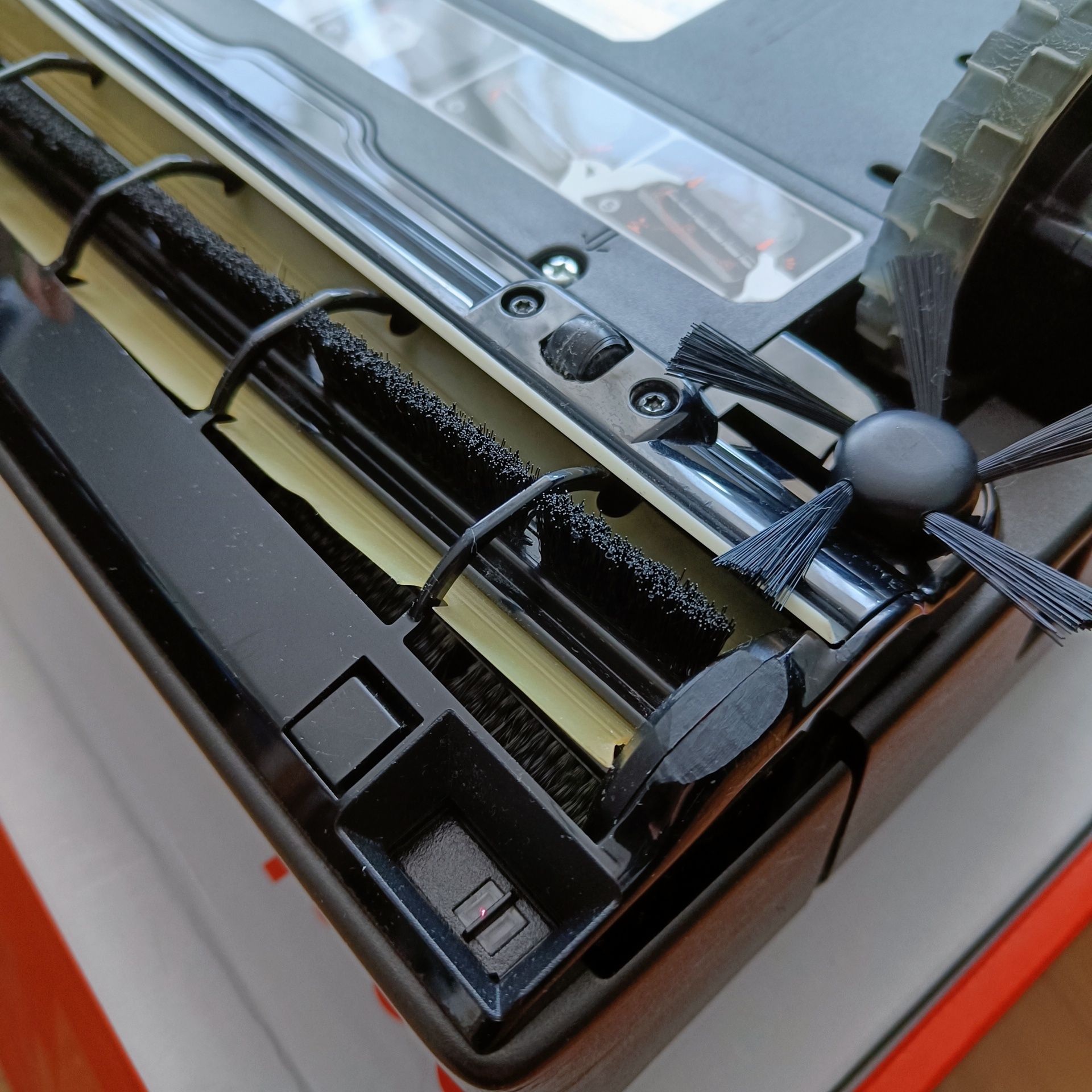 Neato Robotics D8 Robot sprzątający