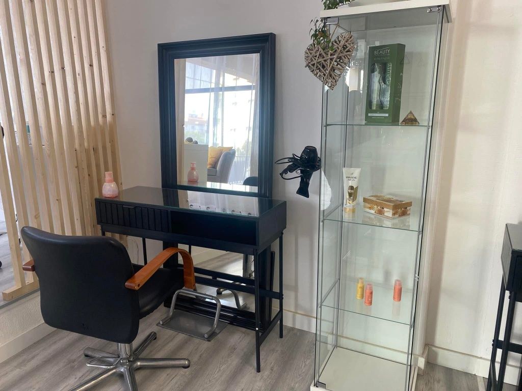 Trespasso Cabeleireira/Estetica com terraço e tudo incluído