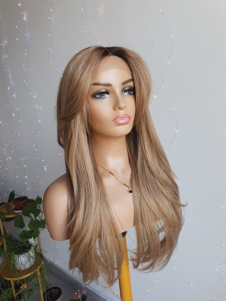 Długa peruka mix blond 3D lace front Kim naturalna fryzura
