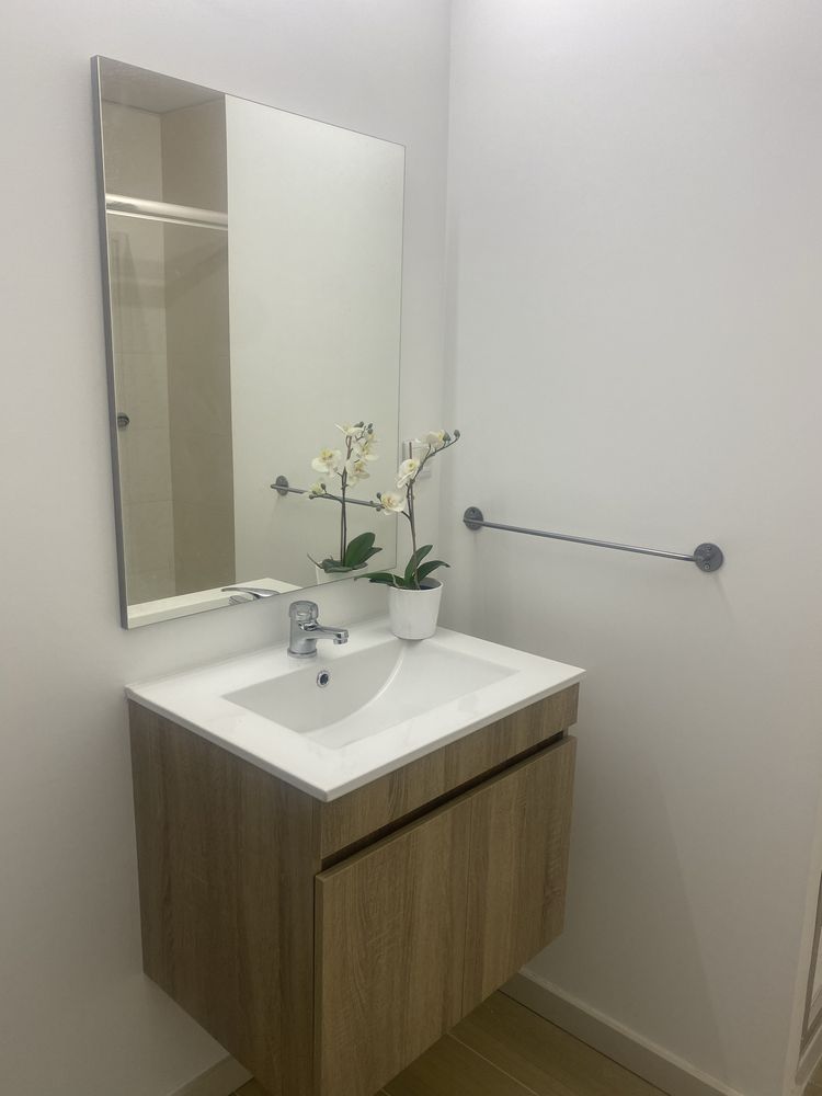 Quarto partilhado a 3 minutos do metro