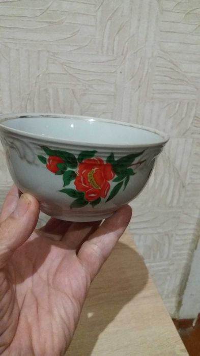 Пиала из СССР 70-х годов.Оригинальная с рельефом см.(фото)