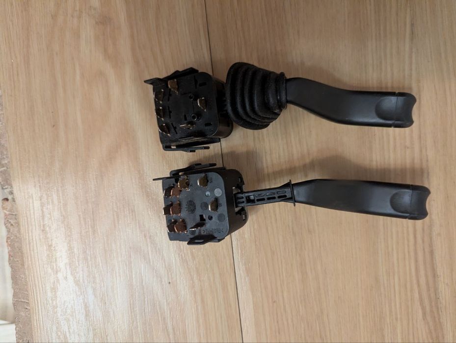 Перемикач поворотів на Opel Astra G