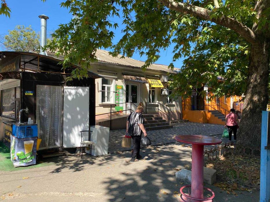 Центр Декабристів торгове приміщення 70 кв.м. прохідняк ремонт