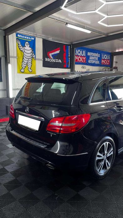Mercedes Benz Classe  B180 Diesel de 2015 com 108000km Certificados!!