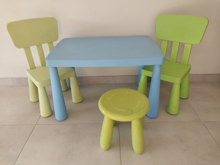 Zestaw ikea mamut - stolik i krzesełka