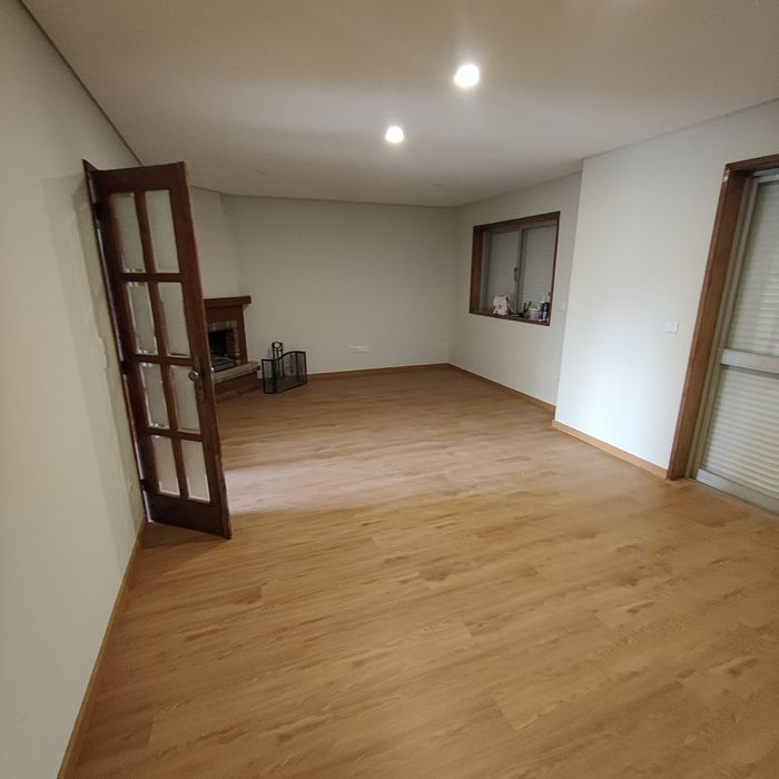 Serviço de pintura, acentamento de ceramica, emassamentos, e lavagens.