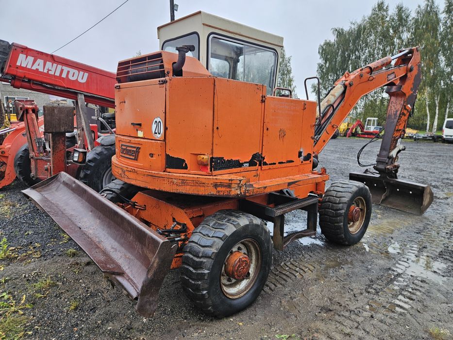 Koparka kołowa SCHAEFF 8.5T 4x4 4-łyżki