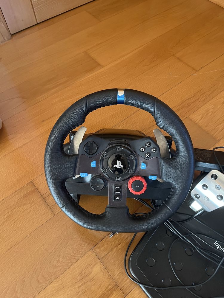G29 Logitech G29 com 3 pedais – Excelente estado – Pouco uso