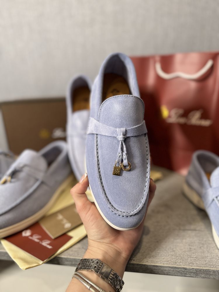 Лоферы балетки loro piana голубые кеды кроссовки