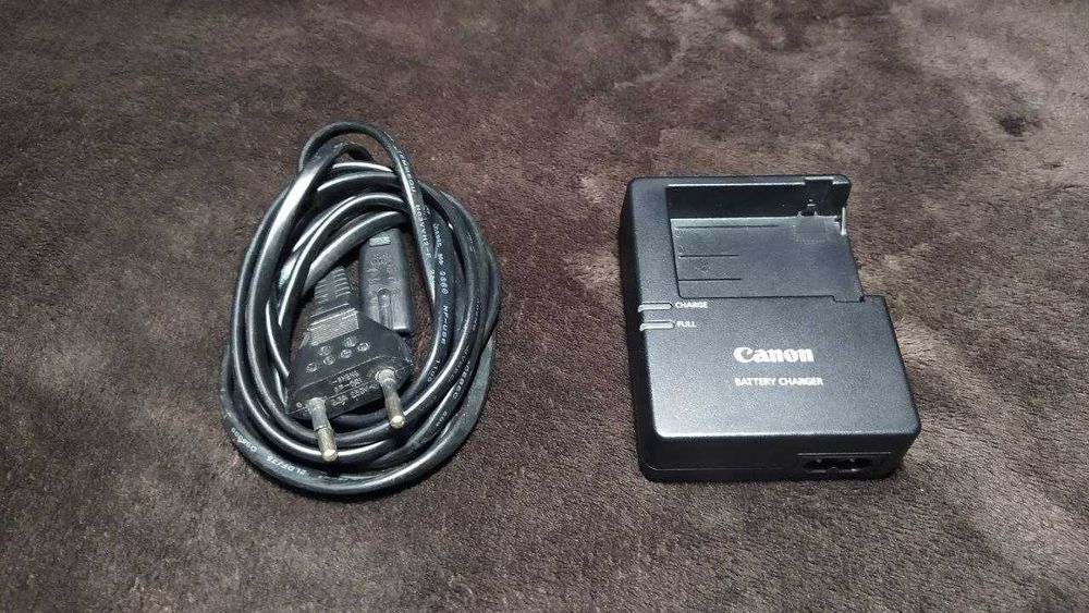 Фотоапарат Canon EOS 650D повний комплект