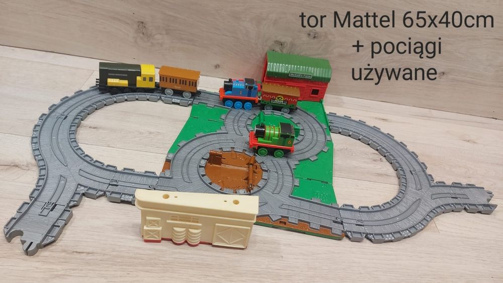 Tor tomek I przyjaciele mattel pociagi stacją