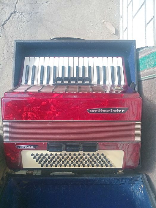 Аккордеон Weltmeister stella