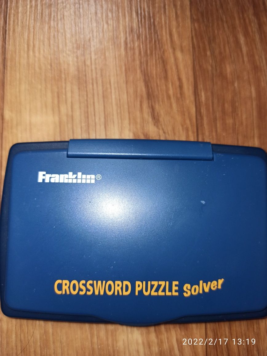 Решатель кроссвордов Franklin CWM108,средство решения анаграмм.