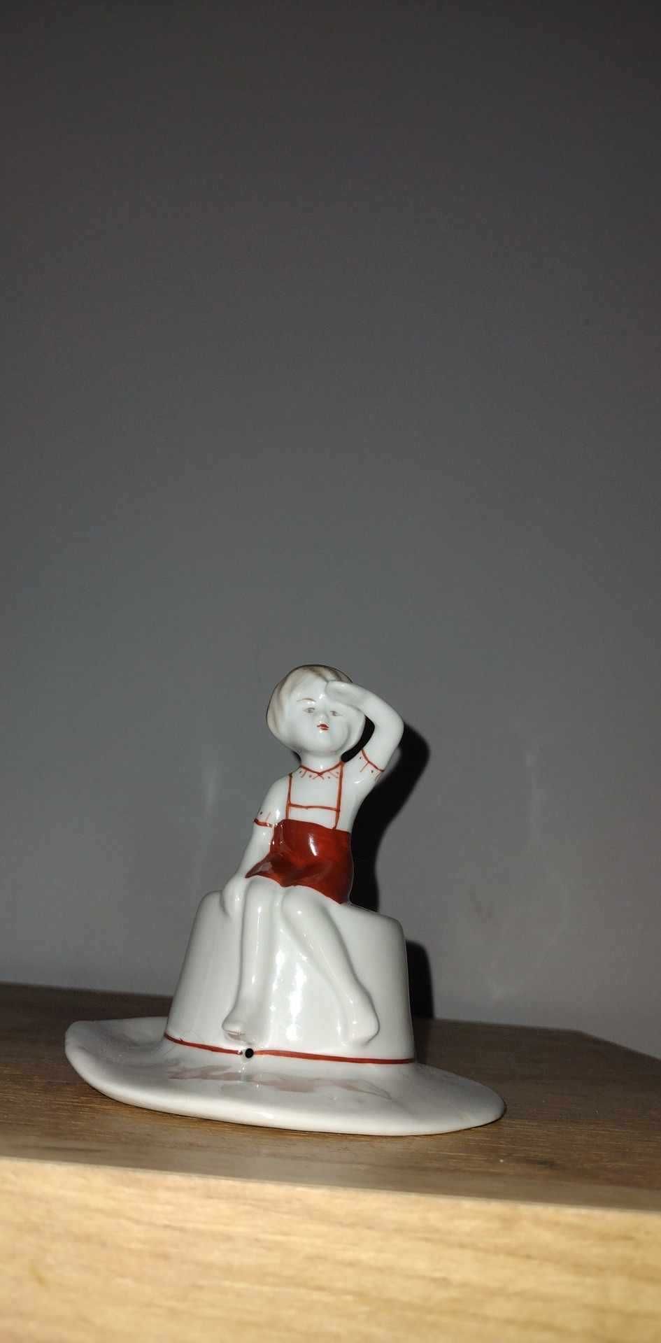 Stara porcelana - figurka Alba Iulia dziewczynka, art deco