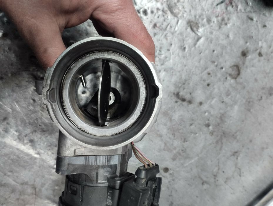 Mercedes Benz - w211 . w203 . єгр . дросельна заслонка