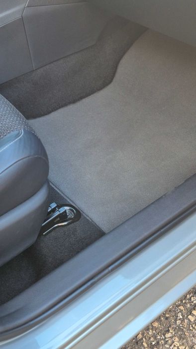 Vendo Toyota Auris Híbrido-com pouco uso