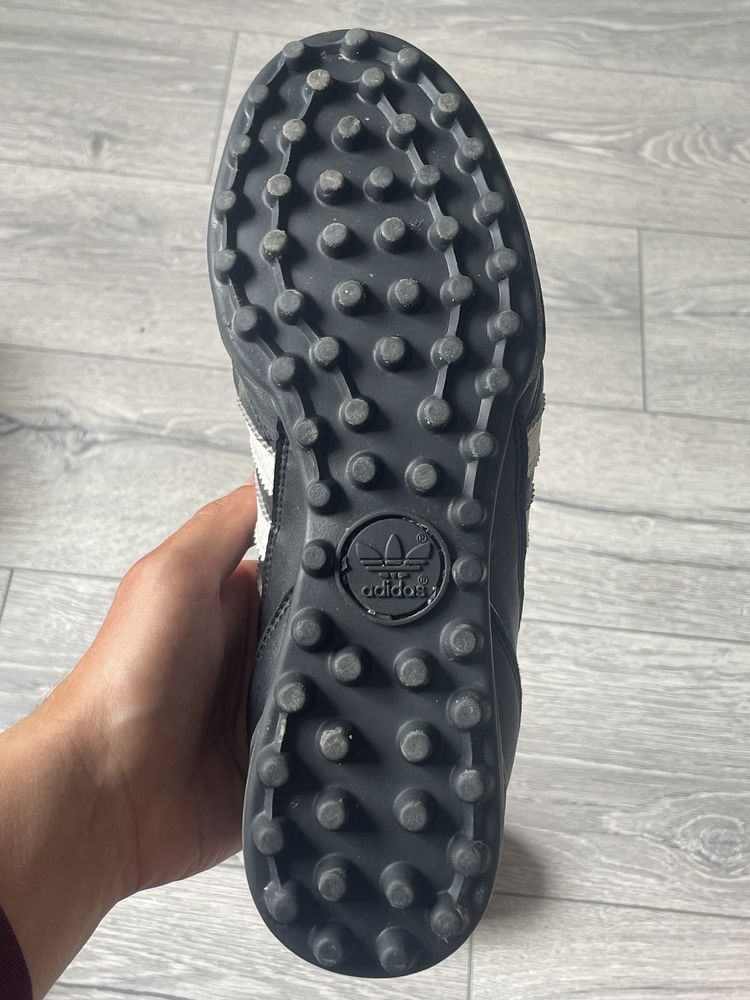 Сороконіжки Adidas Kaiser 5