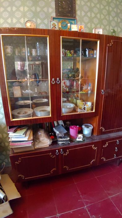 Продается прекрасный сервант