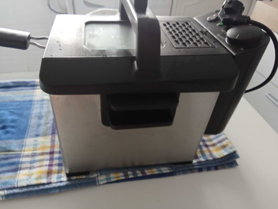 Panela e tacho em inox  frigideira em cerâmica e fritadeira de 3l