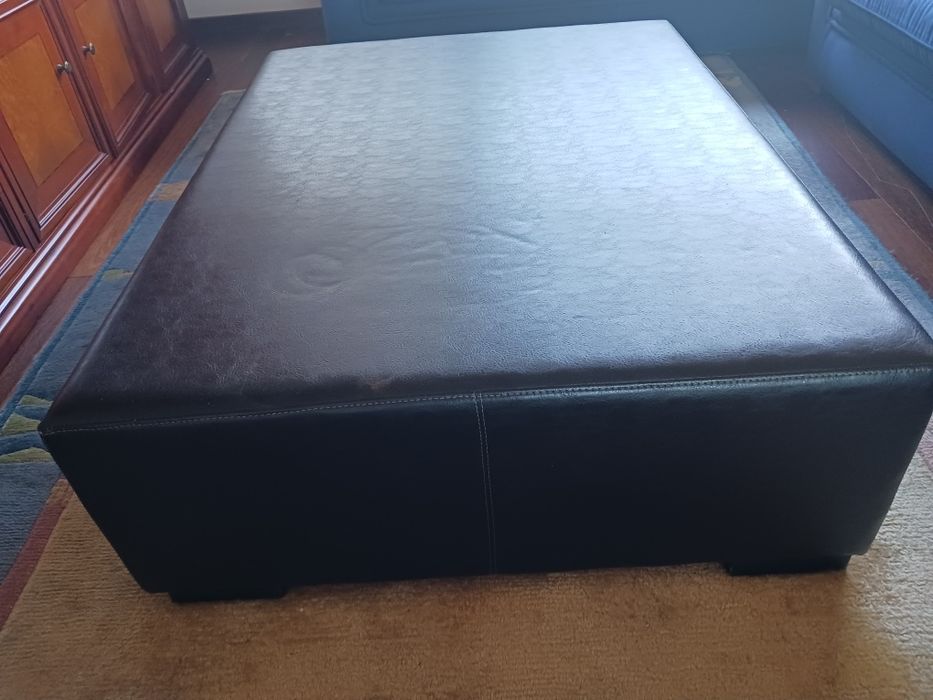 Mesa de centro em pele