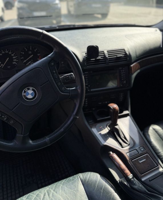BMW E39, газ/бенз, ГБО 4, автомат, мультимедіа, дуже гарний стан.