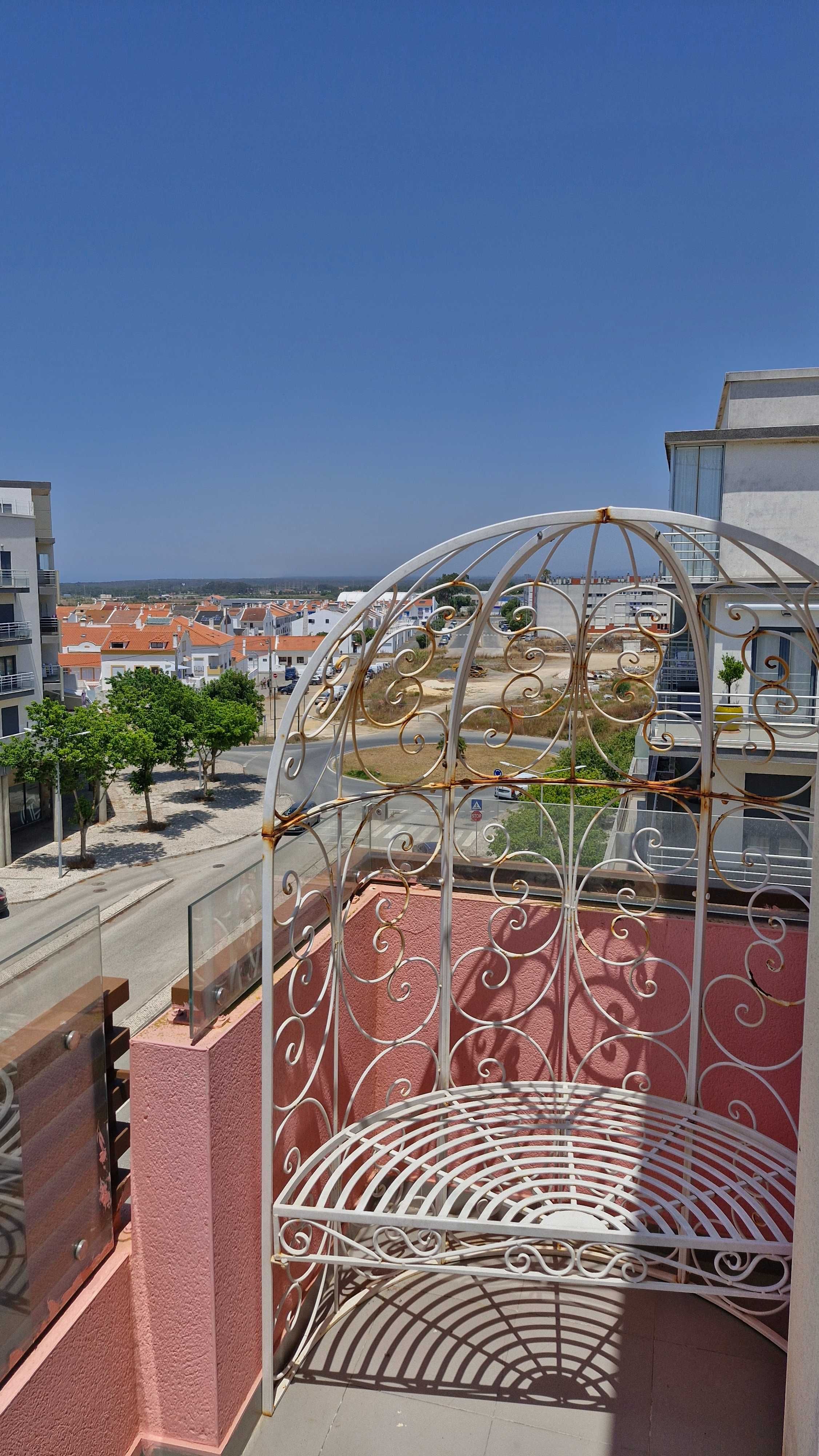 Vende-se OPORTUNIDADE ÚNICA!   Apartamento T3 com vista mar em Sines