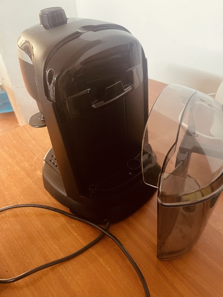 MÁQUINA DE CAFÉ EXPRESSO DELONGHI