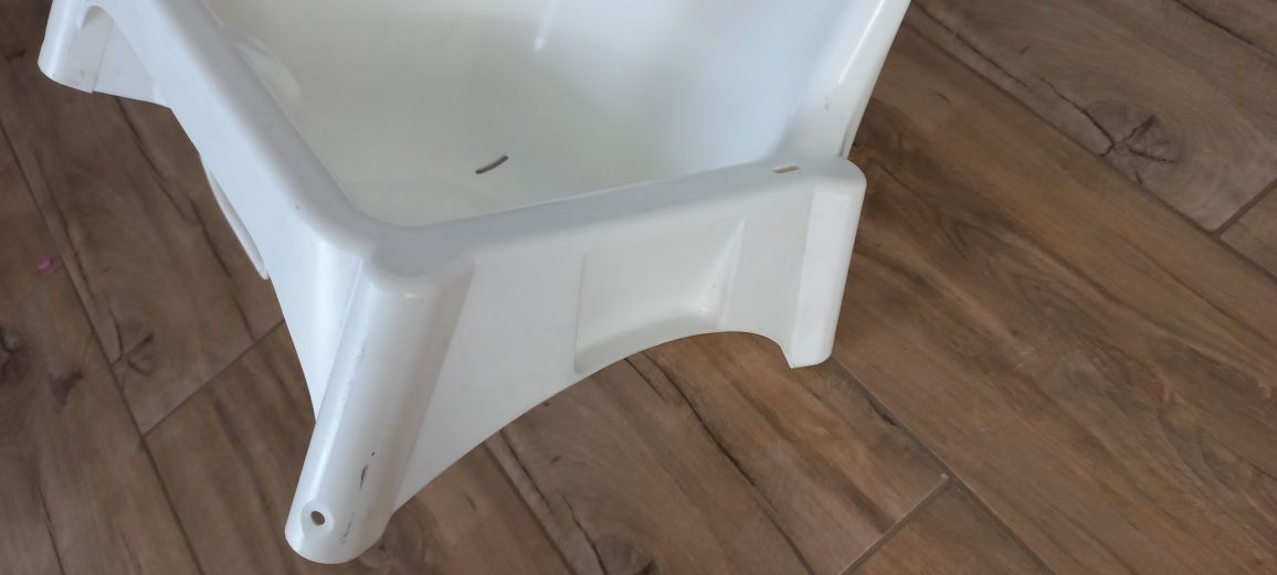 Białe siedzisko do sanek krzesełko Ikea Antilop