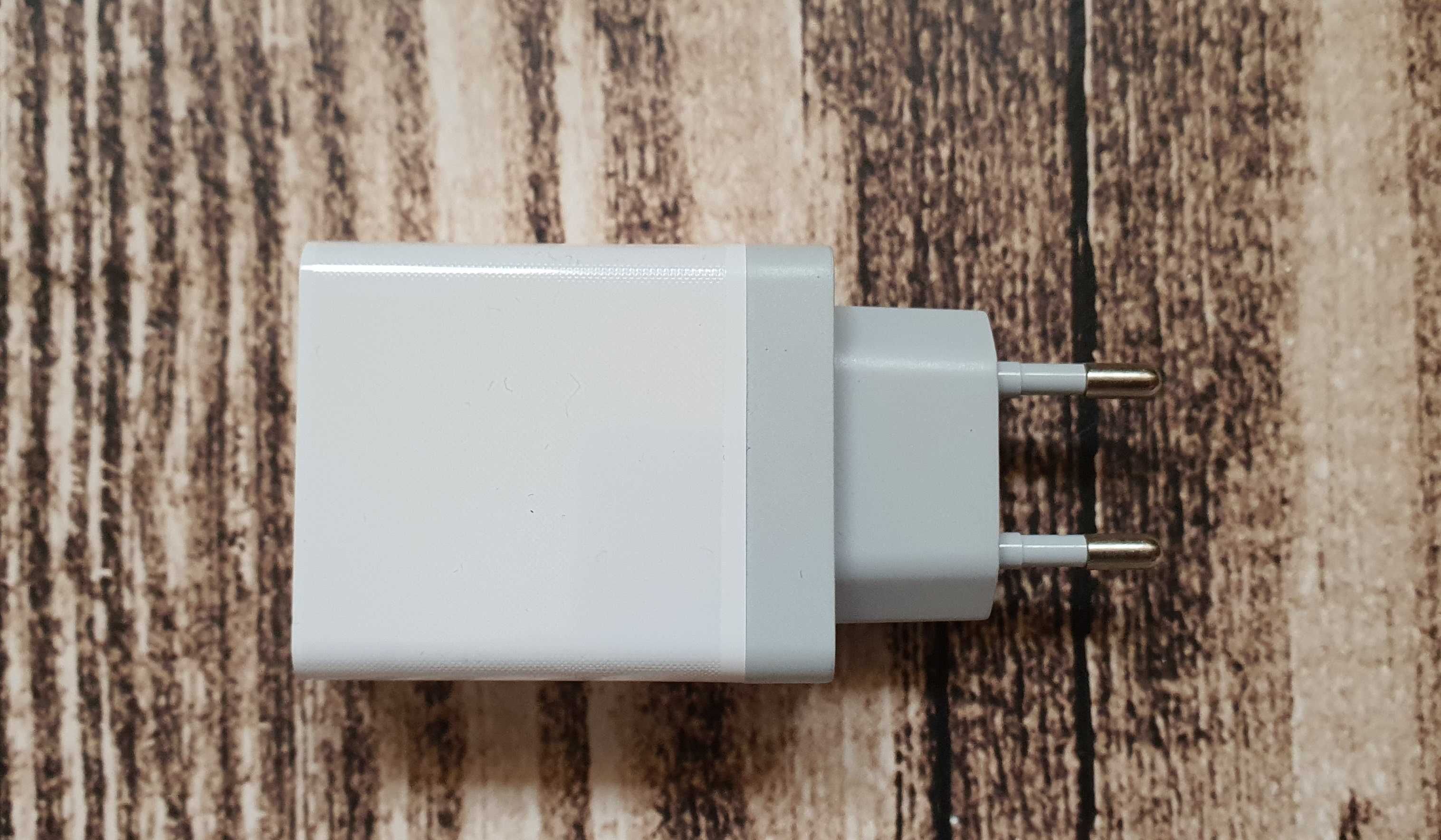 Ładowarka USB 35W 3.0 USB C z 3 portami USB i 1 PD