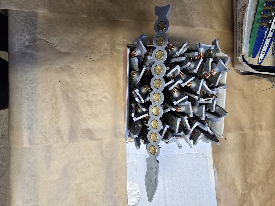 Pregos e fluminantes hilti