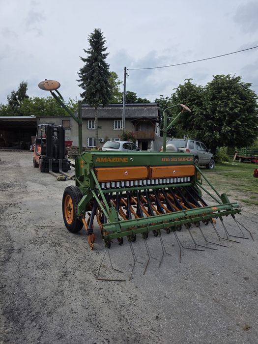 Witam posiadam na sprzedaż siewnik Amazone D8 Super szerokość 2.5m