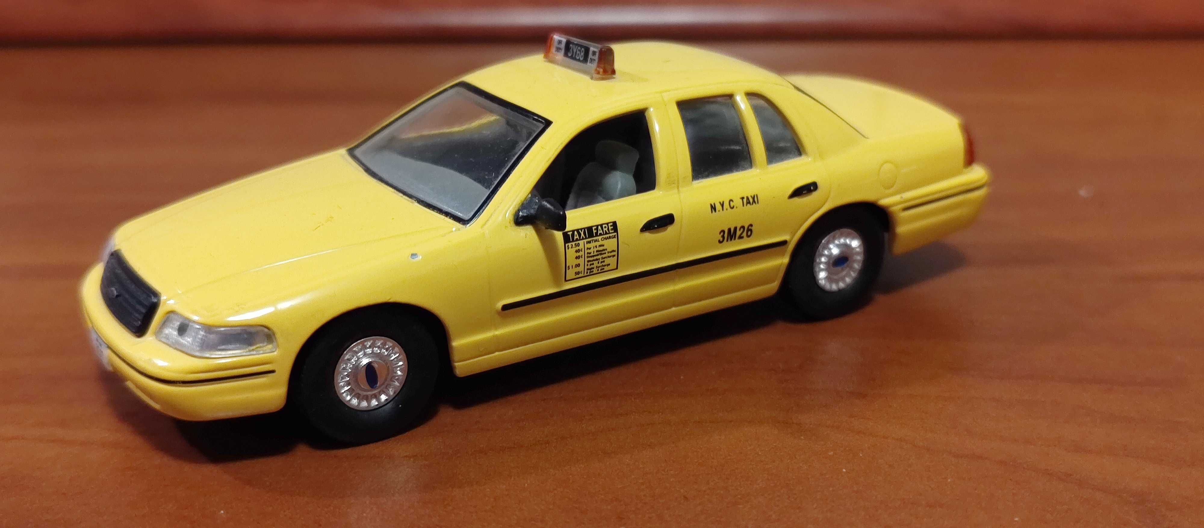 Ford Crown Taxi NYC 1992 żółta taksówka skala 1/43