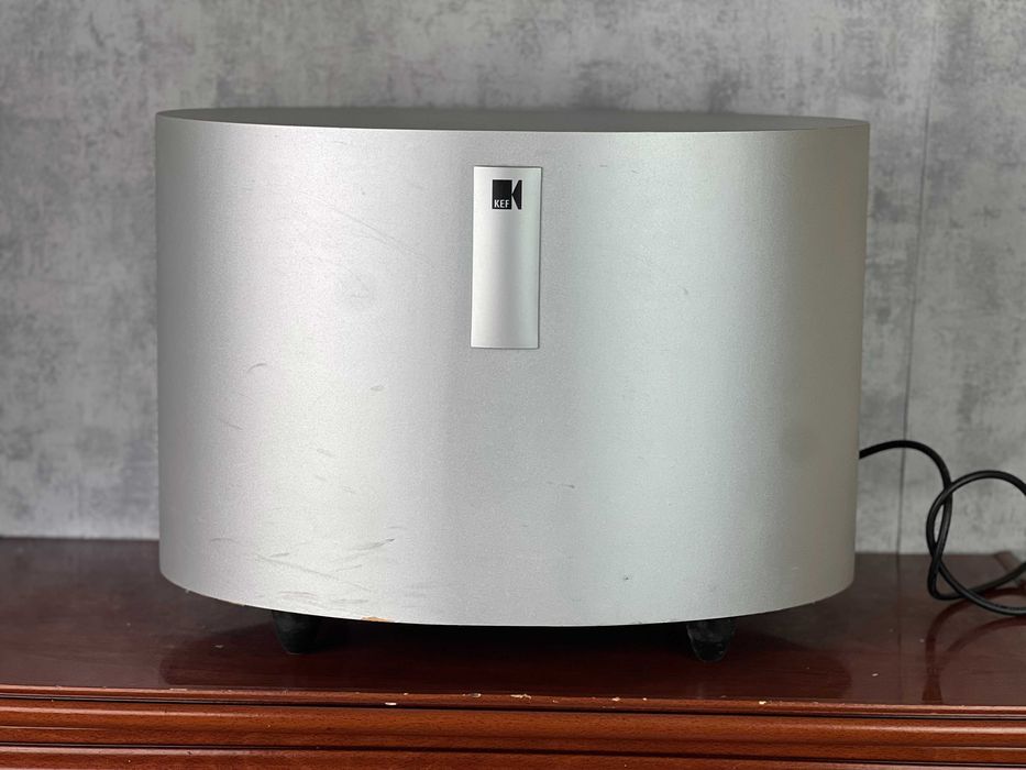 Subwoofer KEF PSW 2500 – 250W, mocny, sprężysty bas do kina i stereo