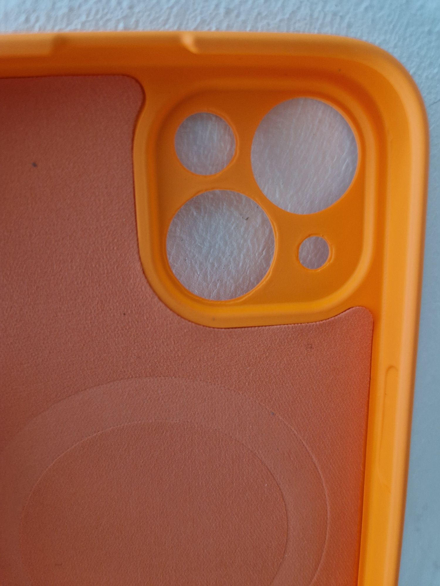 TEL PROTECT MagSilicone Case do Iphone 13 Pomarańczowy