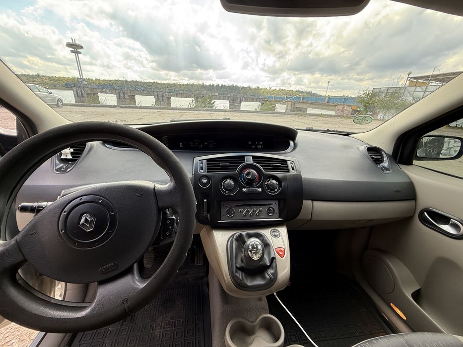 Renault Megane Grand Scenic 2