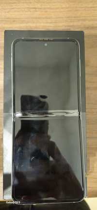 Samsung galaxy Z Flip3 5G 120GB - wylany wyświeltacz