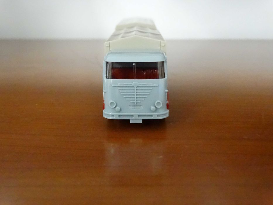 Camião HO 1:87 da Wiking
