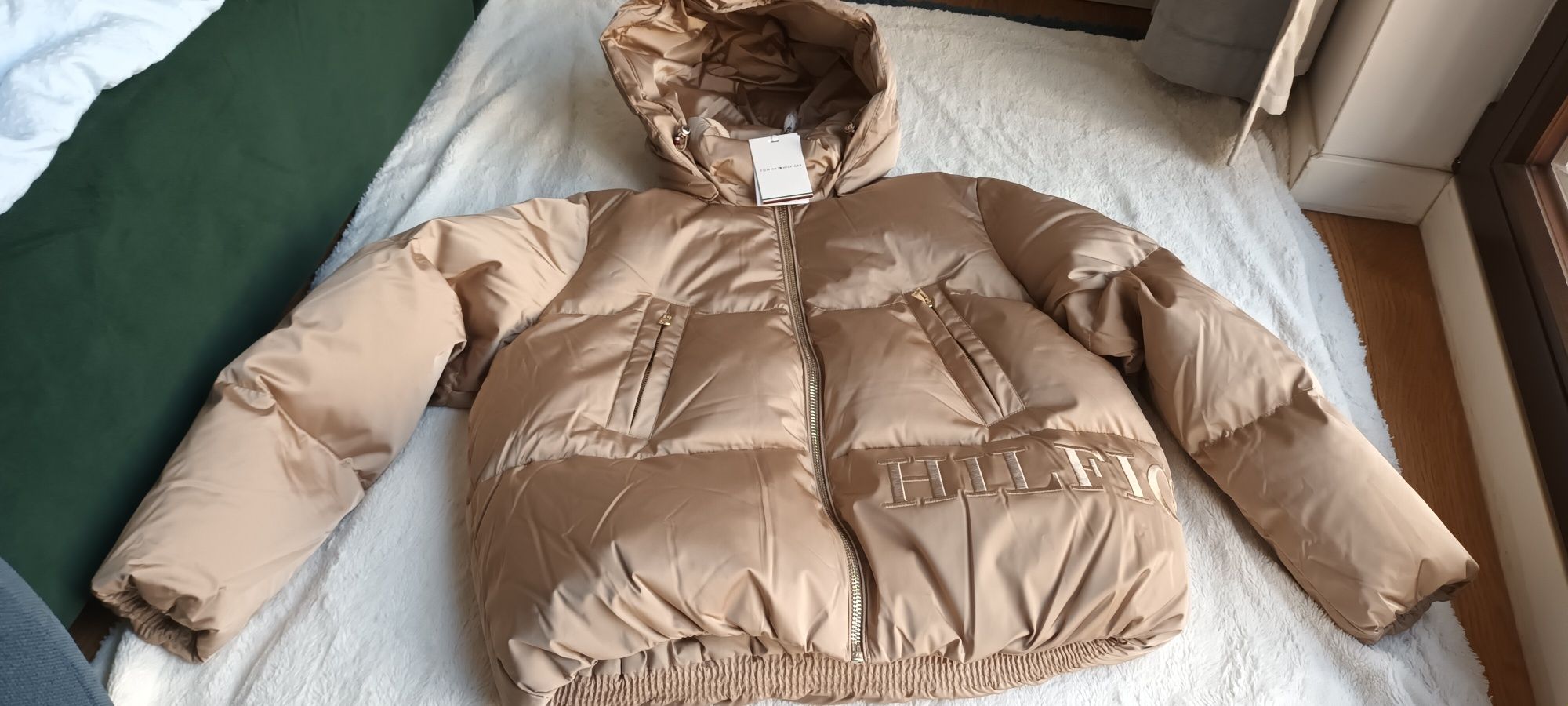 Damska kremowa kurtka puchowa Tommy Hilfiger Sateen r. L