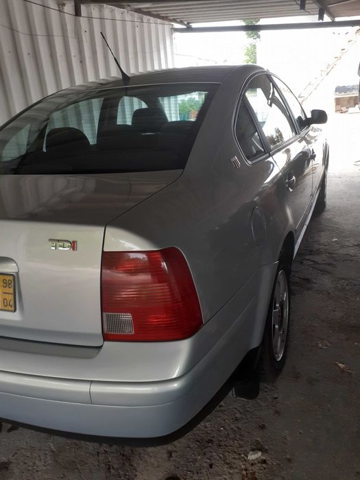 Vemdo passat w B5 como novo
