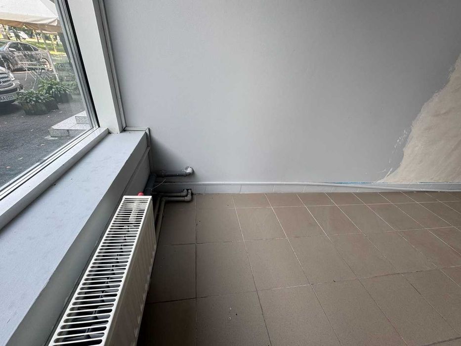 Здається ПРИМІЩЕННЯ під магазин, салон, офіс з мокрою точкою- ФАСАД