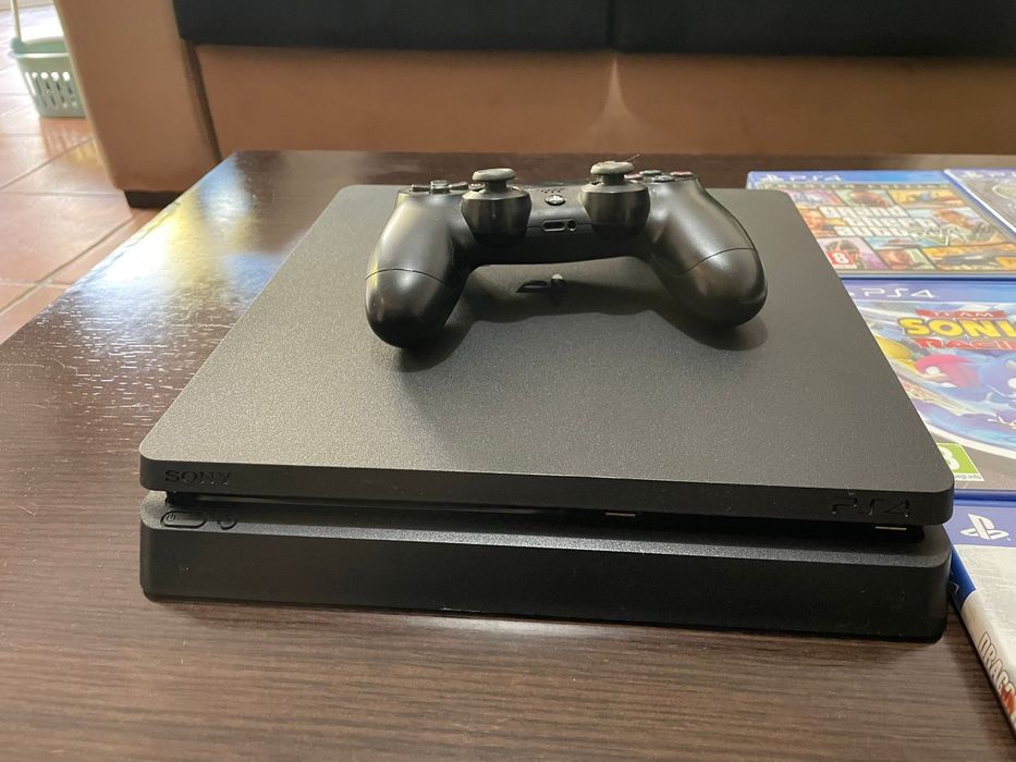 PS4 com 1 controle + 9 jogos