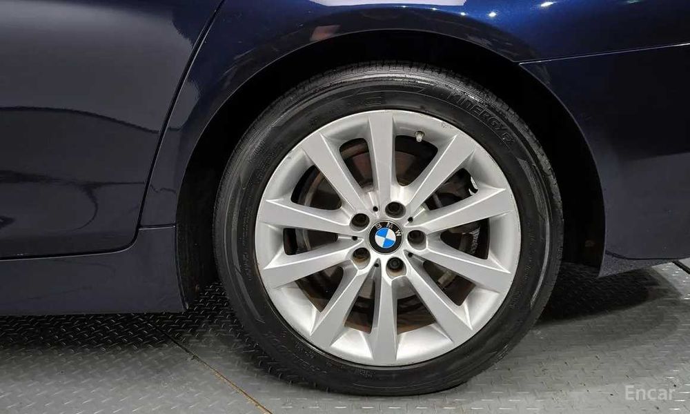 BMW F10 528i xDrive  Steptronic