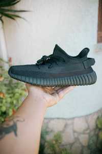 Yeezy 350 V2 “Onyx”  41,5/42/43,5