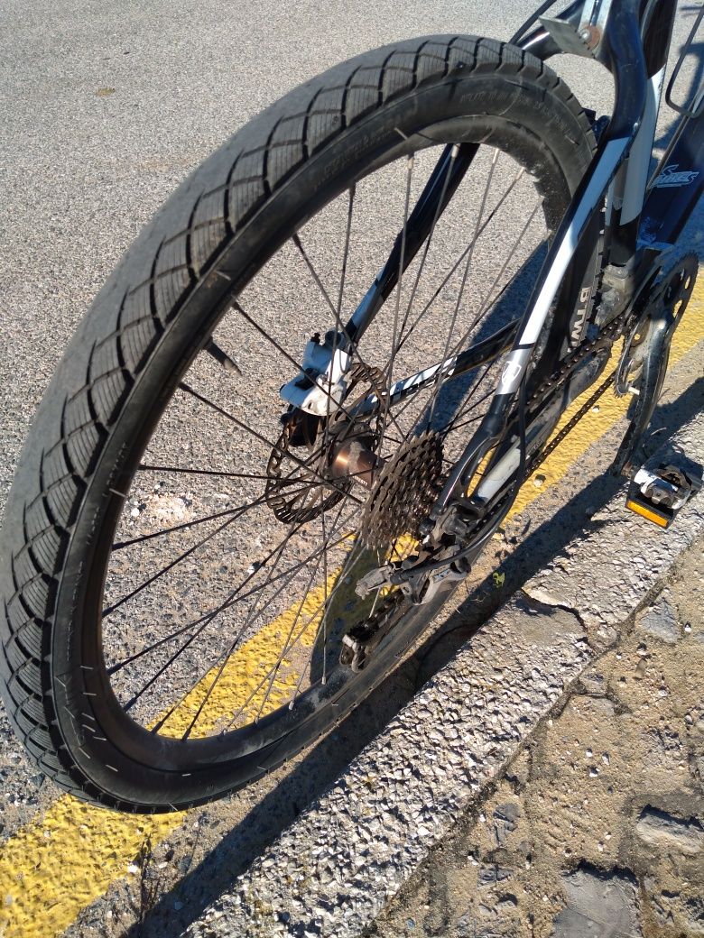 BTT Trek 6000 em bom estado