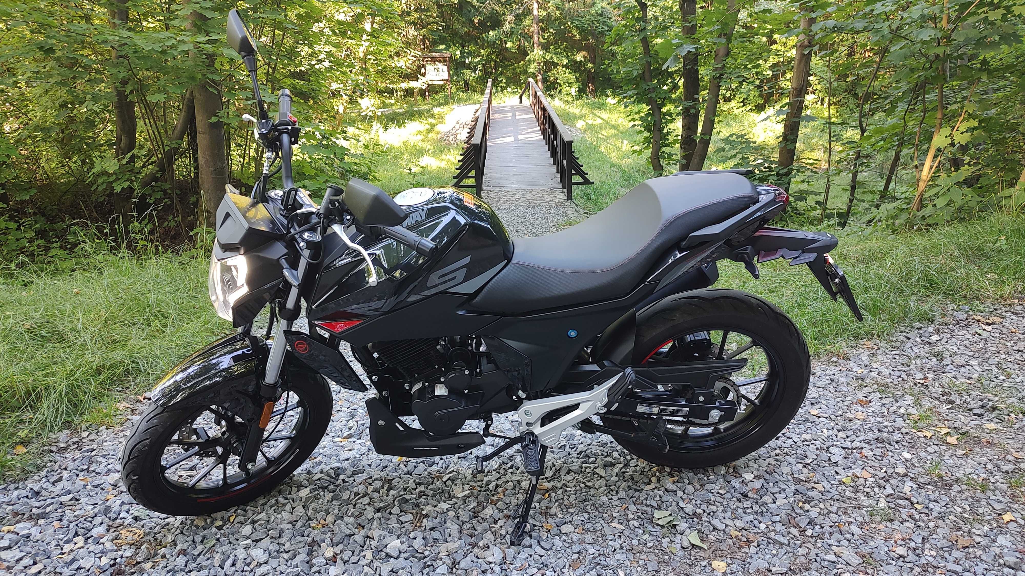 Keeway RKS 125 Naked 11,6 KM 100 km/h