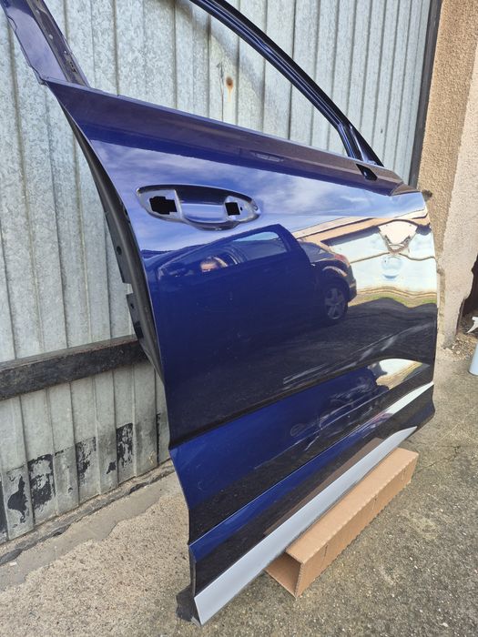 Двері audi Q3 83A. Двери ауди Кю3 83а.