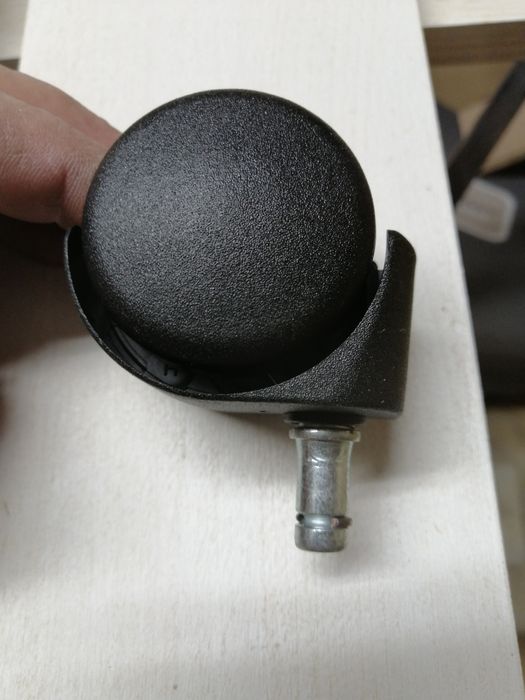 Kółka obrotowe do fotela czarne  nowe