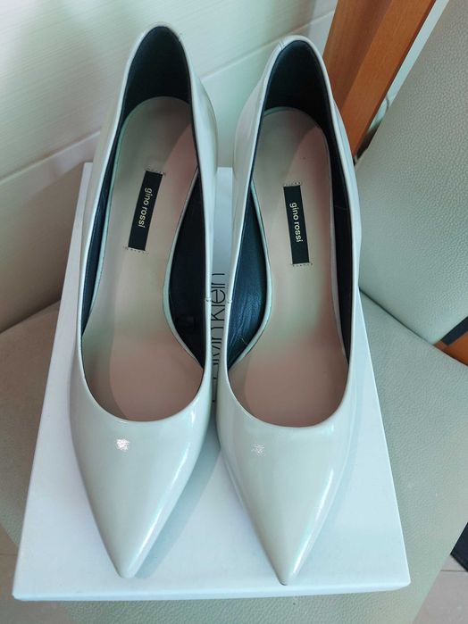 Buty Gino Rossi beżowe r.39